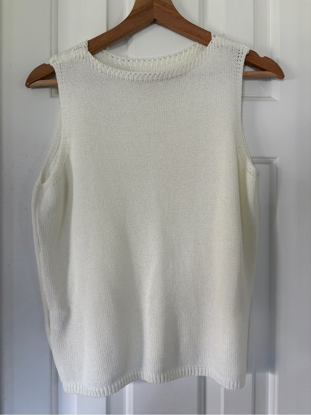 Sleeveless Knit Tank Top - White